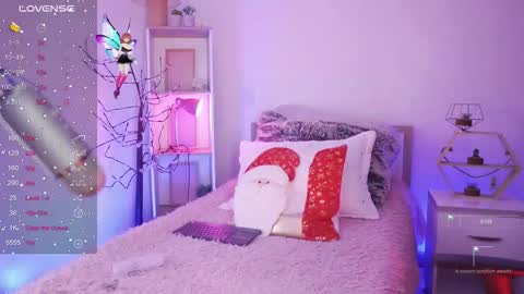 Snapshot of starwitch_ chatting on 11.28.25 Yoko online show from 11.28.25