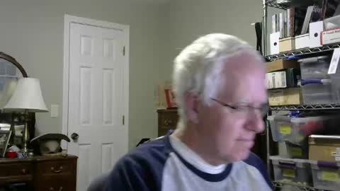 Snapshot of stasw20 chatting on 10.22.25 stasw20 online show from 10.22.25