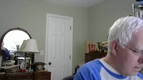 Snapshot of stasw20 chatting on 11.28.25 stasw20 online show from 11.28.25