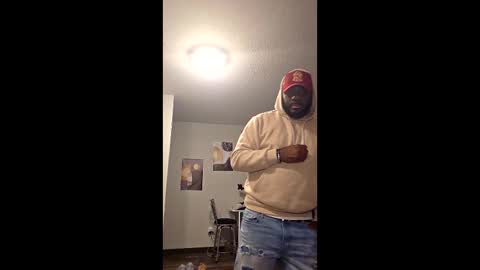 Snapshot of stayinalive1992 chatting on 12.16.25 stayinalive1992 online show from 12.16.25