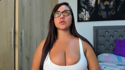 Snapshot of staywithme_x chatting on 09.20.25 Melany online show from 09.20.25