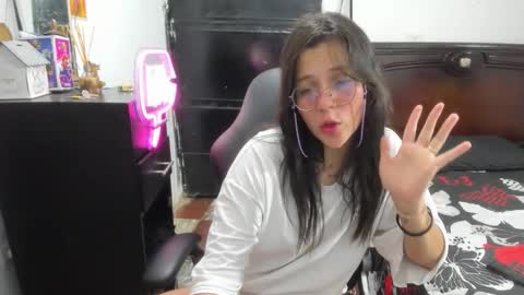 julieth-cancer online show from 12.04.25