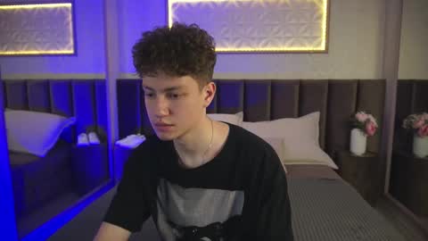 Snapshot of stefanbev chatting on 03.18.26 Esrefan online show from 03.18.26