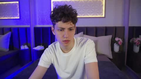 Snapshot of stefanbev chatting on 03.30.26 Esrefan online show from 03.30.26