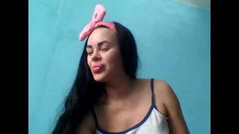 Snapshot of stefaniyax chatting on 10.15.25 stefaniyax online show from 10.15.25