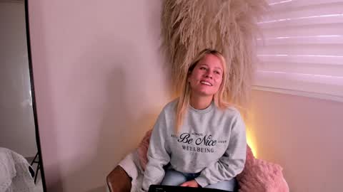 Stefanny   online show from 01.02.25