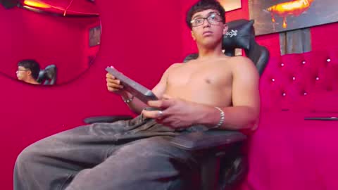 Stefano online show from 12.18.25