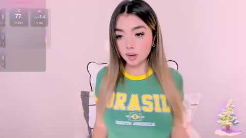 Snapshot of stefanycifuentes chatting on 11.17.25 Stefa online show from 11.17.25