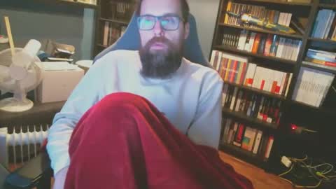 Snapshot of stefffg chatting on 01.12.25 MeStef online show from 01.12.25