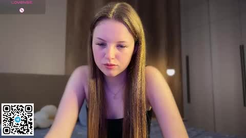 STEFI  Streams every day from 10 PM GTM1  online show from 05.11.26