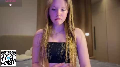 STEFI  Streams every day from 10 PM GTM1  online show from 05.18.26