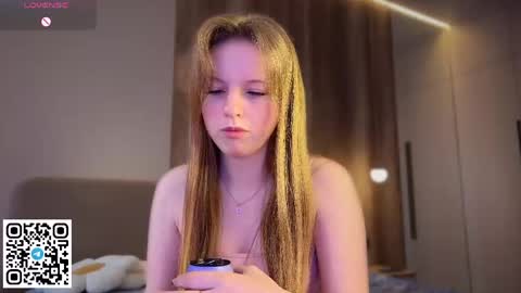 STEFI  Streams every day from 10 PM GTM1  online show from 05.21.26