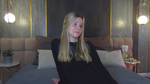 Snapshot of stefie_wells chatting on 04.01.26 Stefie online show from 04.01.26