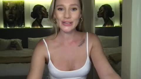 Stella online show from 09.18.25