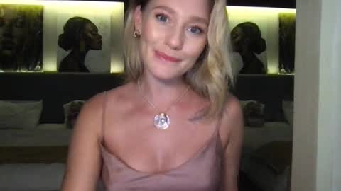 Stella online show from 10.13.25