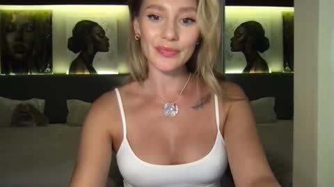 Stella online show from 10.14.25