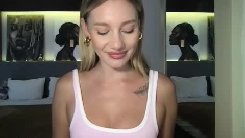 Stella online show from 12.05.25