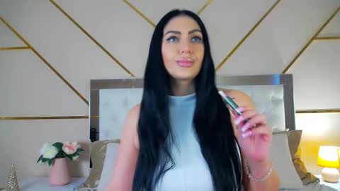 Stella Nelson online show from 12.05.25