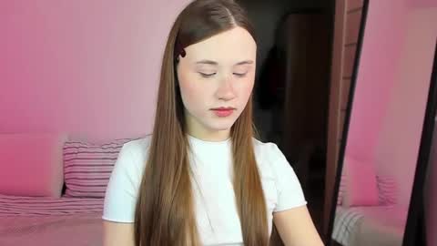 Snapshot of stella_sunny chatting on 11.13.25 stella_sunny online show from 11.13.25