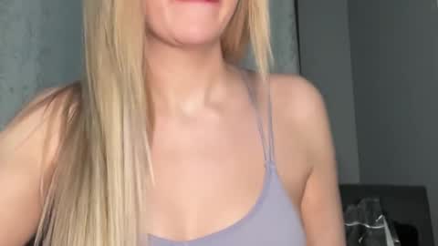 Snapshot of stellacummings chatting on 02.21.26 Stella Bella online show from 02.21.26