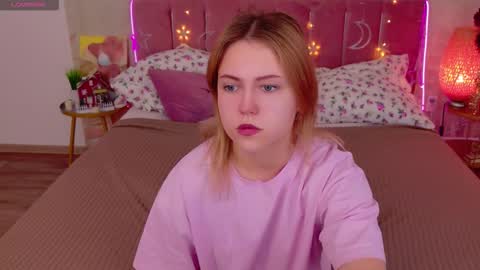 Stella 3 online show from 12.19.25