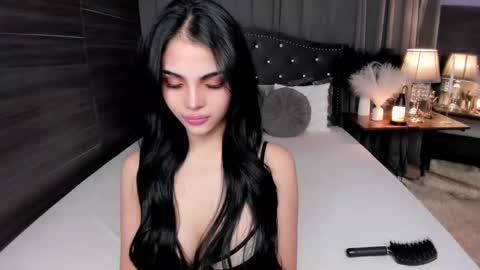 GODDESS STELLA online show from 10.11.25