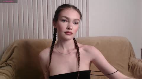 Snapshot of stellapayne chatting on 09.12.25 stellapayne online show from 09.12.25