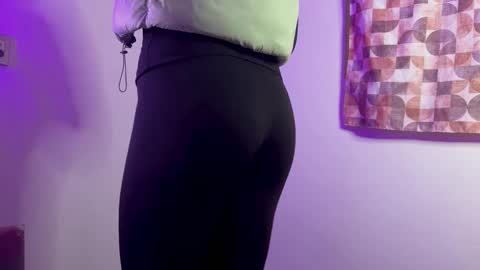 Snapshot of stellaph chatting on 12.18.25 Stellaph online show from 12.18.25