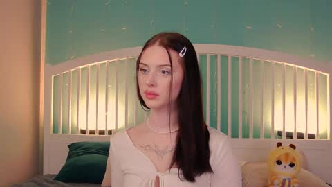 Snapshot of stellary_shy chatting on 12.10.24 Stellary online show from 12.10.24