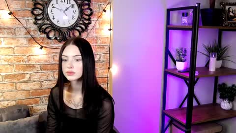 Snapshot of stellary_shy chatting on 12.17.24 Stellary online show from 12.17.24