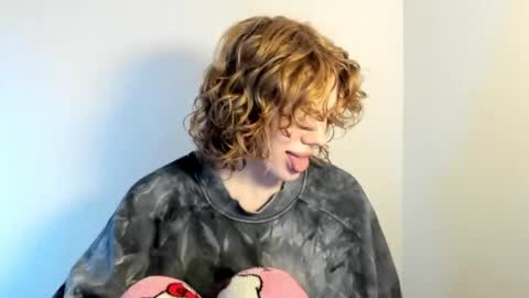 S T E L L A online show from 10.21.25