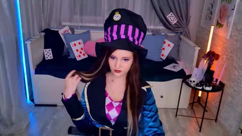 Stella online show from 10.31.25