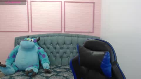 Stephania online show from 01.28.25