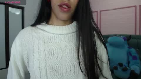 Stephania online show from 02.10.25