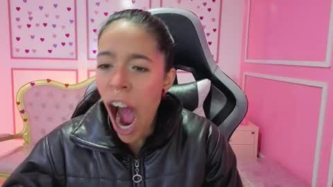 Stephania online show from 09.26.25