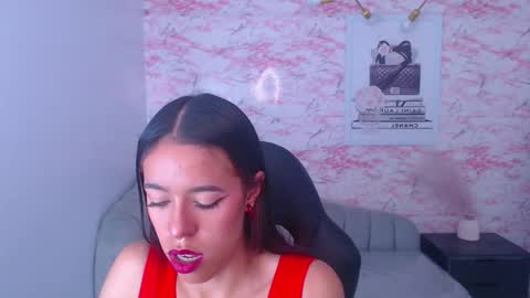 Stephania online show from 10.04.25