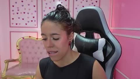 Stephania online show from 10.11.25