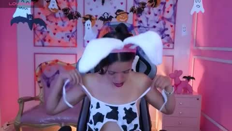 Stephania online show from 10.25.25