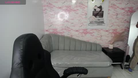 Stephania online show from 10.26.25