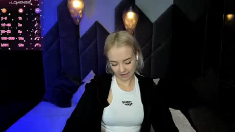 Stephanie Sea online show from 02.10.25