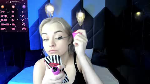 Stephanie Sea online show from 02.24.25
