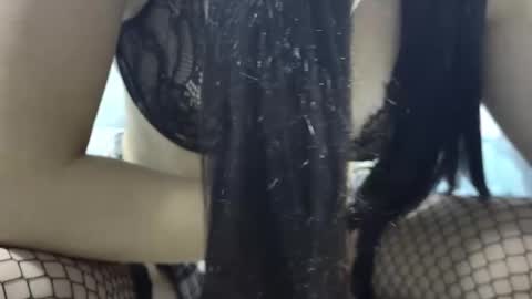 Evanoir  online show from 11.04.25