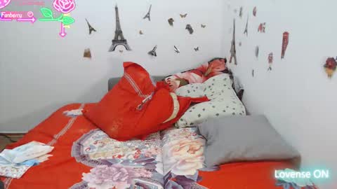 Snapshot of stephaniewild chatting on 11.27.25 Stephanie online show from 11.27.25