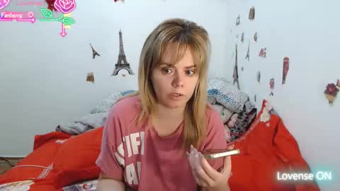 Snapshot of stephaniewild chatting on 12.04.25 Stephanie online show from 12.04.25