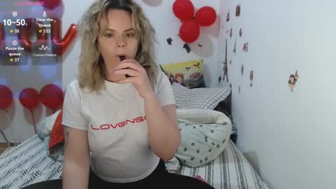 Snapshot of stephaniewild chatting on 04.02.26 Stephanie online show from 04.02.26