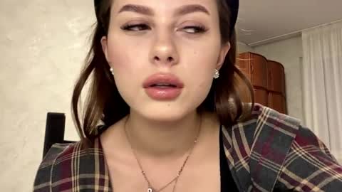 Stephani online show from 03.31.26