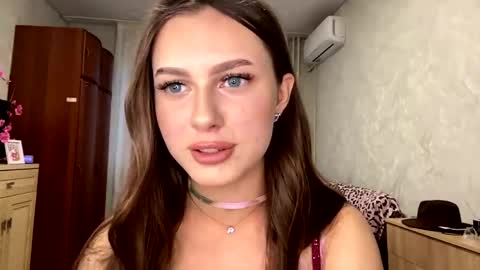 Snapshot of stephaniflicek chatting on 06.08.26 Stephani online show from 06.08.26