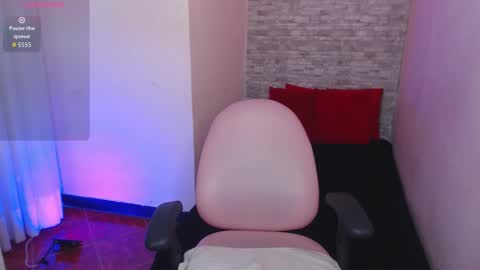 stephany_rodriguez_ online show from 10.14.25