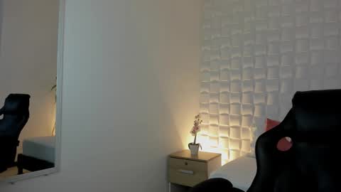 S T E P H A N Y A online show from 01.09.25