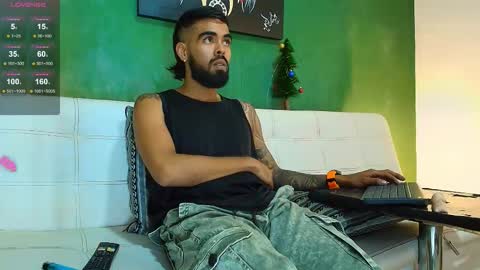 Snapshot of stephenbrown_ chatting on 11.26.25 ................ online show from 11.26.25